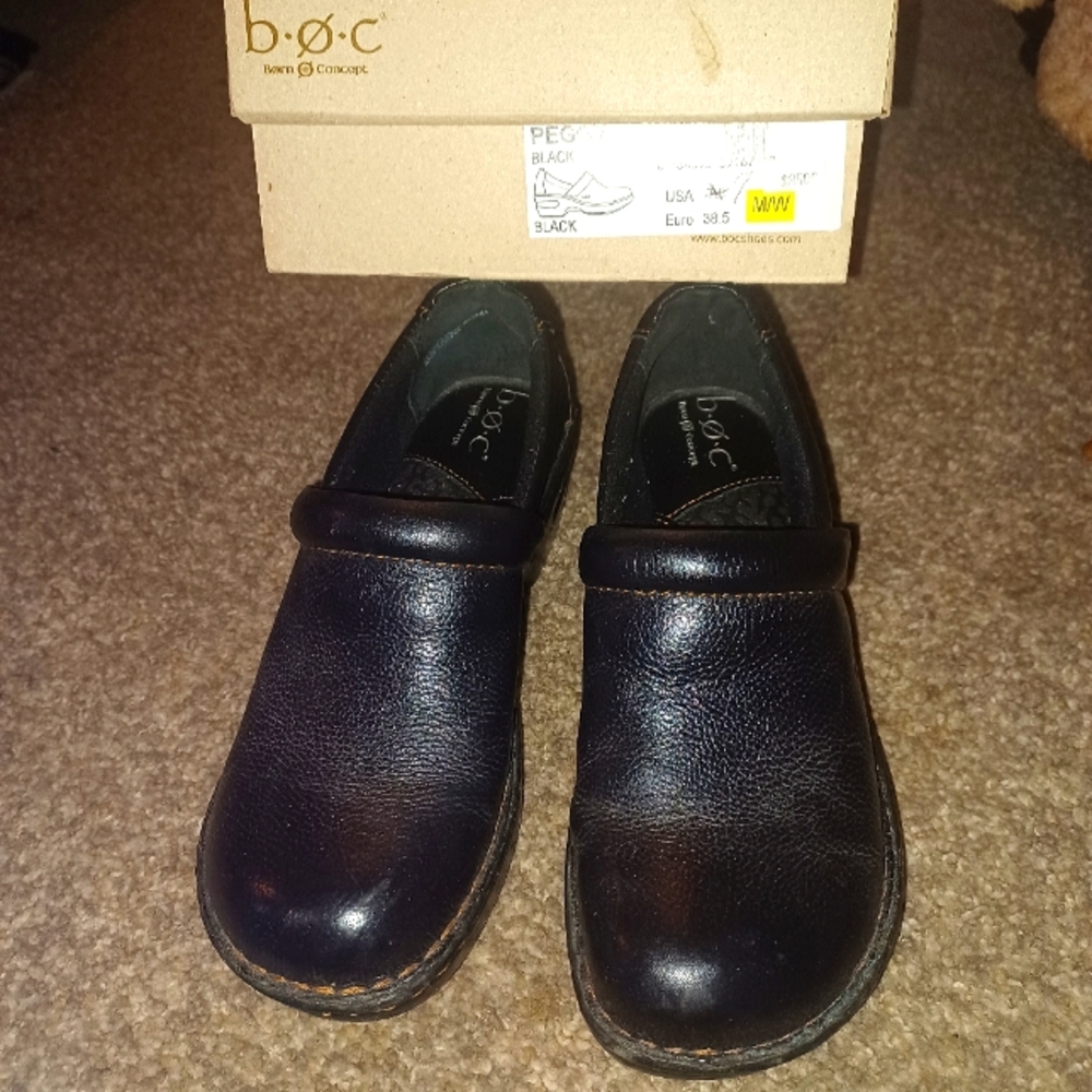 Woman's shoes